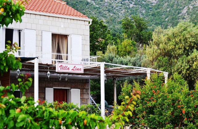 Villa Lina - Five Bedroom Villa with Terrace and Sea View