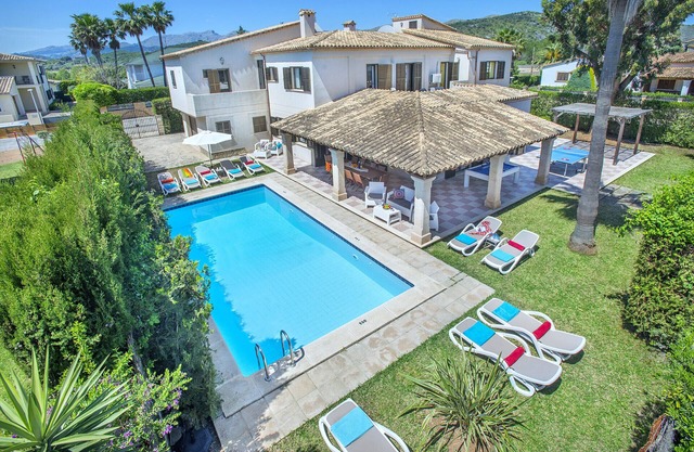 VILLA LLENAIRE GRAN – 3 MIN WALK TO THE BEACH