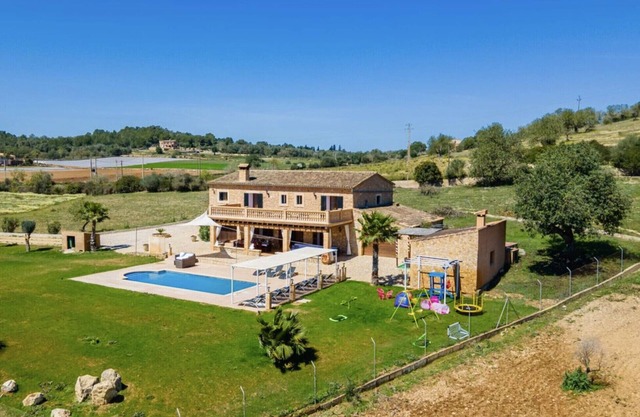 VILLA LORENZO MANACOR by PriorityVillas
