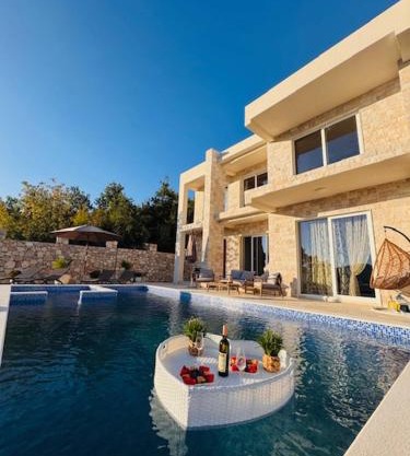 Villa Lotos
