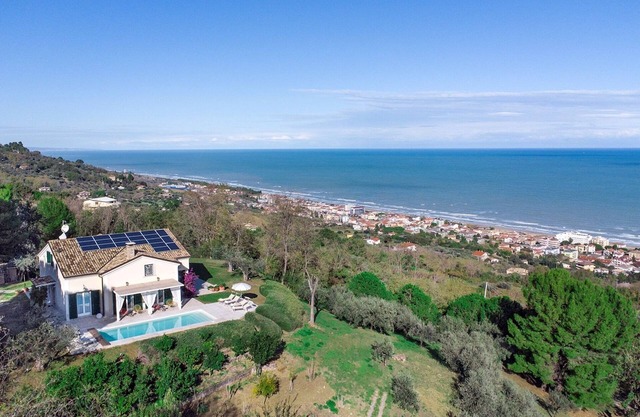 Villa Lucente 6+2, Emma Villas
