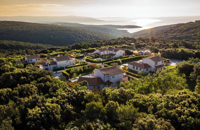 Villa Luna - 4 bedrooms with private pool and kids pool