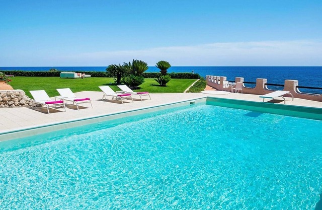 Villa Luna Blu, Exclusive seafront villa