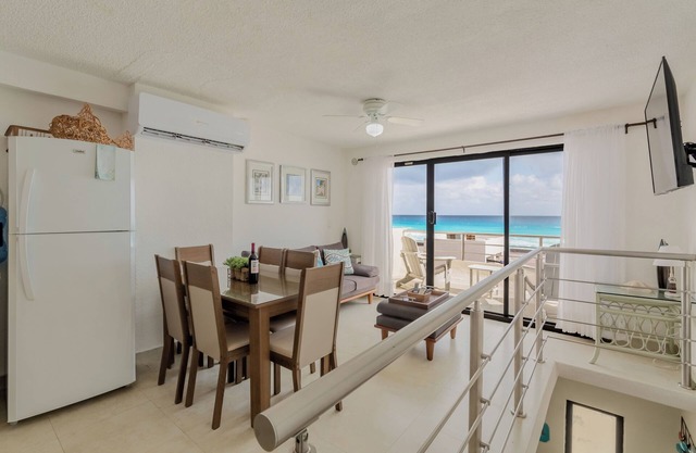 VILLA LUNA, CANCUN BEACHFRONT APARTMENT - HOTEL ZONE