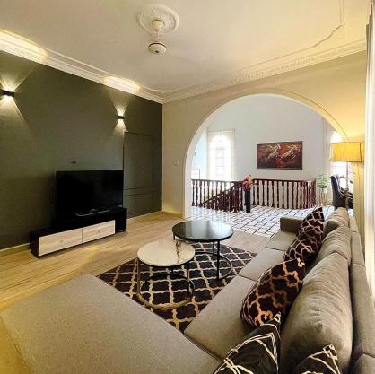 Villa Luxury 3 Bed Home Private Portion Central Comfort Driveway