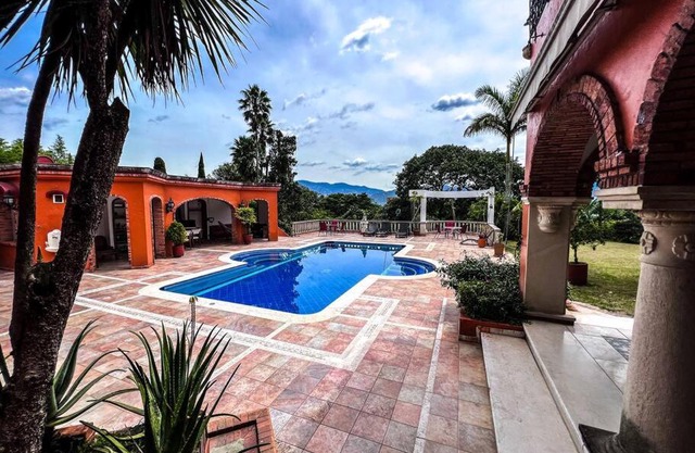 Villa Luz: A Luxurious Mansion in El Poblado