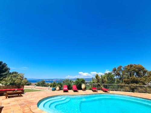 Villa M, Chambres d'Hôtes, Vue mer, Sauna, Piscine à Six-Fours
