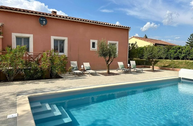Villa MaBri, modern holiday villa. Heated pool, airconditioning and all comforts