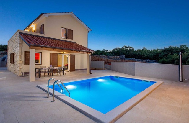 Villa Maestral with a heated pool, fitness & Seaview