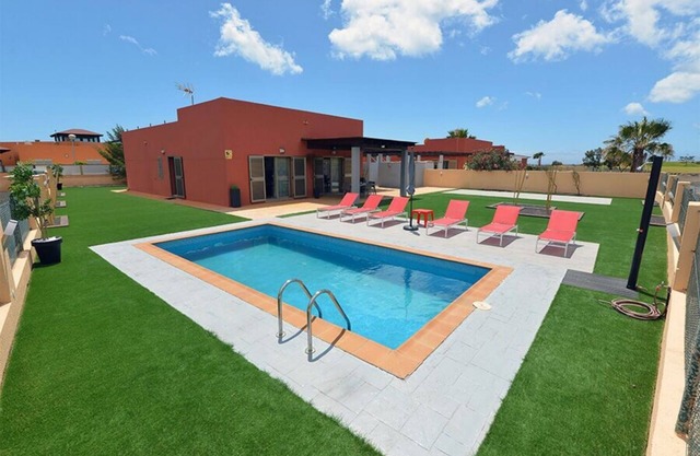 Villa Magna Brand new frontline golf villa with breathtaking golf views