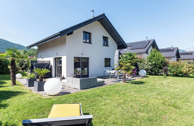 Villa 'Maison Neuve Proche Lac D'Annecy' with Mountain View, Private Terrace and Wi-Fi