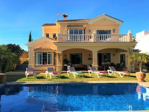 Villa Majestic Comfortable holiday residence