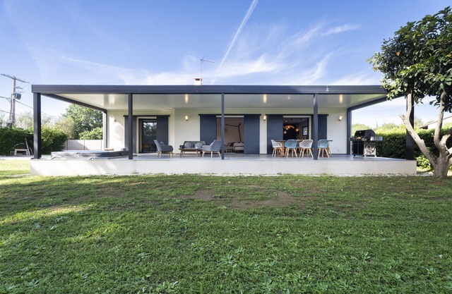 Villa 'Malost' with Private Terrace, Wi-Fi and Air Conditioning