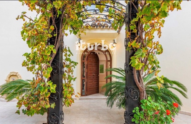 VILLA, MARBELLA GOLDEN MILE - Puerto Banús