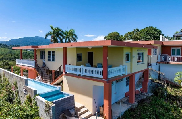 Villa Marbella: Ocean Views & Private Pool