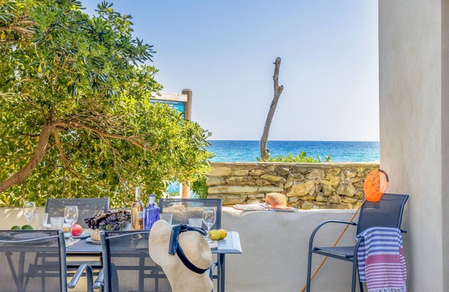 Villa Marine de Meria, completely renovated, 10 meters from the beach
