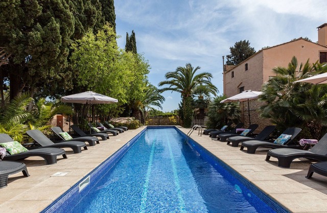 Villa 'Masia Notari Casabona' with Private Pool, Wi-Fi and Air Conditioning