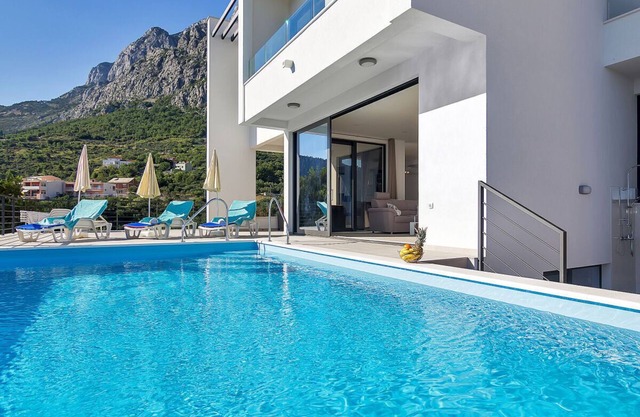 Villa Maslina with heated pool and fantastic sea views