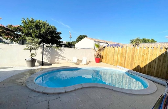 Villa Mathéo swimming pool La Rochelle Fun et Calm