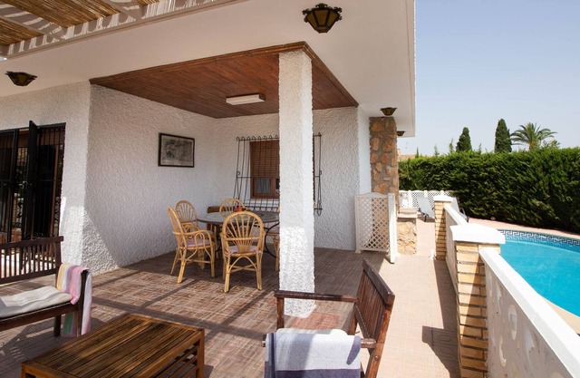 Villa Mercedes: family friendly villa, private pool and garden