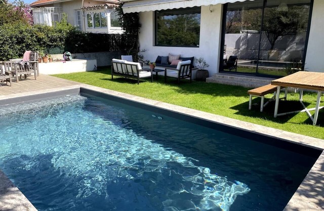 Villa Mimosas: garden & heated swimming pool