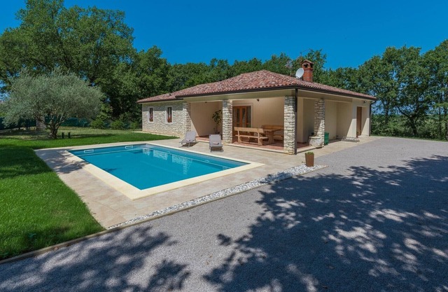Villa Mirabella - Two Bedroom Chalet, Sleeps 6