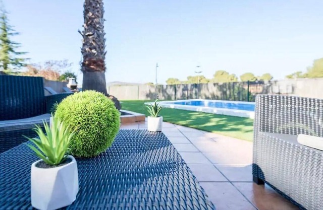Villa 'Mora 2 Pool Oasis' with Mountain View, Wi-Fi and Air Conditioning