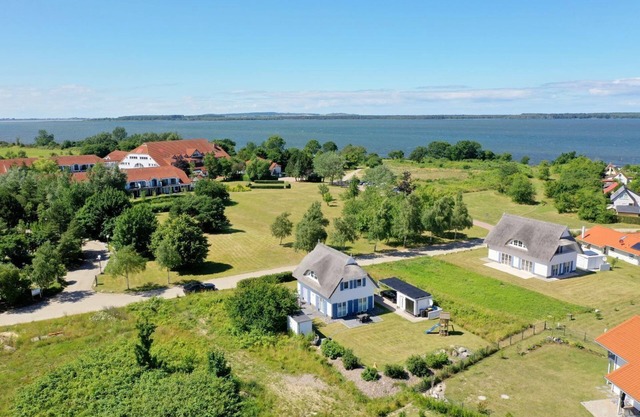 Villa Morgensünn - House in an idyllic location with sauna, terrace and garden -