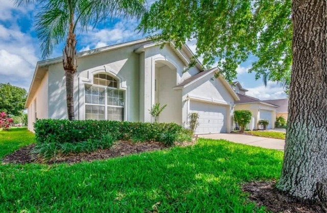 Villa Near Disney 4 Bd 3 Bt with Private Pool Quiet Comminuty