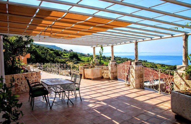 Villa near Orebic with swimming pool overlooking Peljesac channel