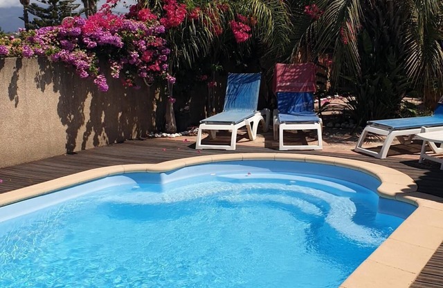 Villa near the beach with private tropical pool and rental cars