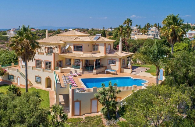 Villa Nenufa by Villa Plus