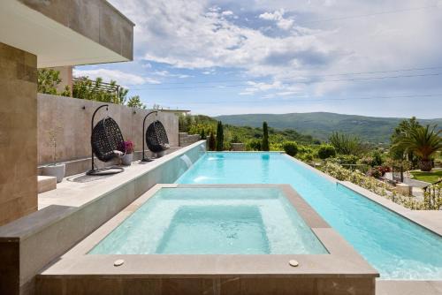 Villa Oaza with Outdoor Pool