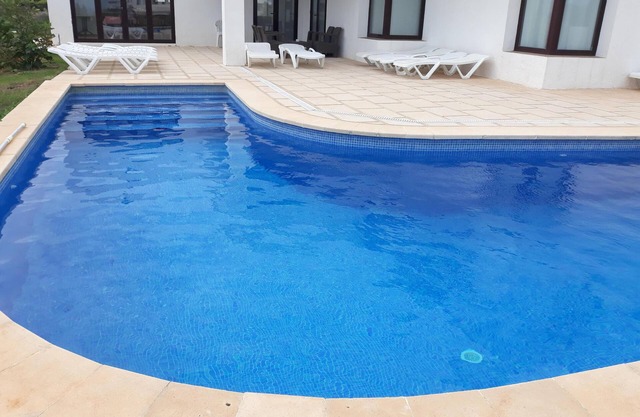 Villa of 385 m with garden, private pool, garage, 500 m from the beach and FREE wi