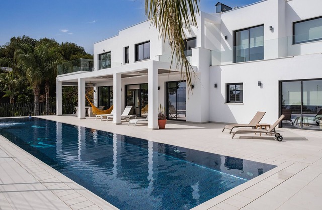 Villa 'Palacio Nazari' with Private Pool, Wi-Fi and Air Conditioning