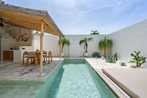 Villa Papaz at Nyanyi