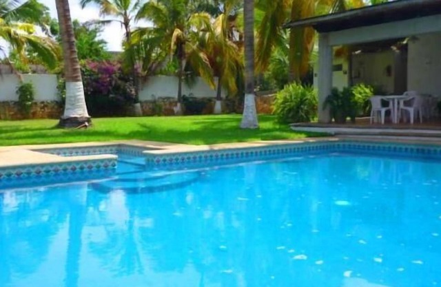 Villa Paraiso & Suites