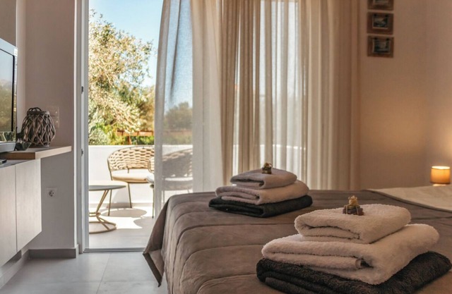 Villa Petal - Two Bedroom Villa, Sleeps 4