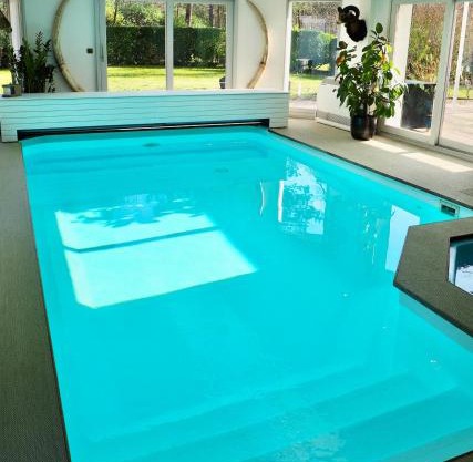 Villa piscine intérieure