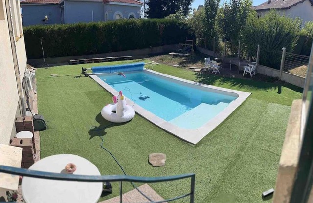 Villa piscine, jardin et tranquillité