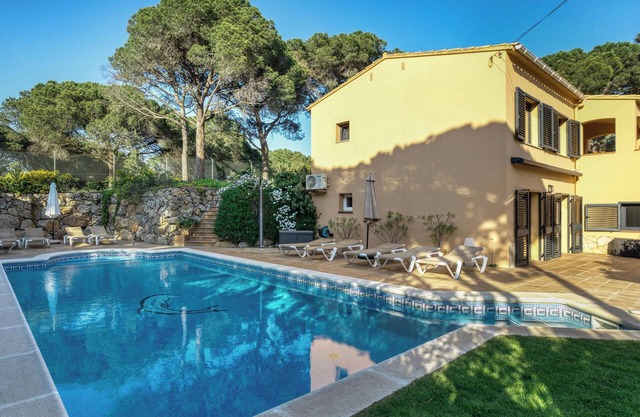 Villa "Playa de Pals" with Sea View, Pool, Wi-Fi, Garden & Terrace