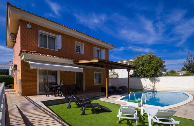 Villa PLUMA Only Families