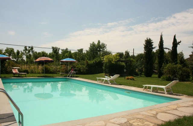 Villa Pozzonovo is an old stone farmhouse within walking distance of the centre of Castiglion Fioren