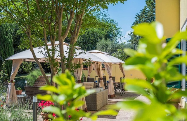 Villa Poggio 8 - Four Bedroom Villa, Sleeps 8