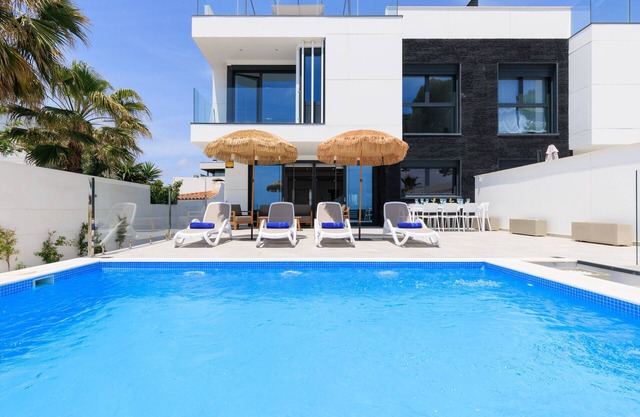 VILLA PORTOFINO Luxury beachfront house in Cambrils with private pool.