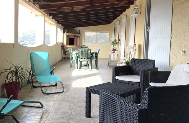 Villa Pour 8 Personnes, Située au Calme à 15 Minutes des Plages
