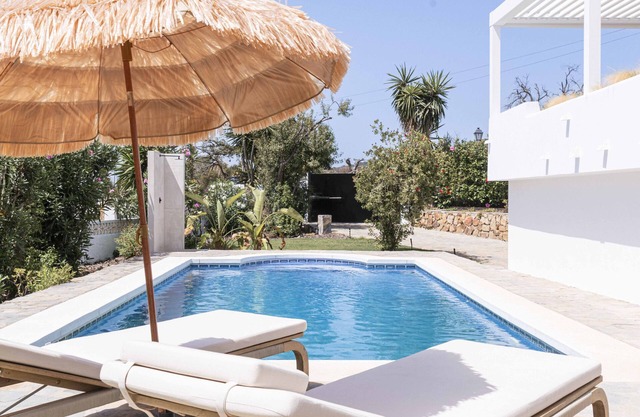 Villa 'Pura Vida San Roque' with Sea View, Wi-Fi and Air Conditioning