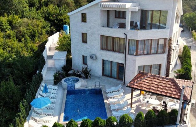 Villa Rakhimov
