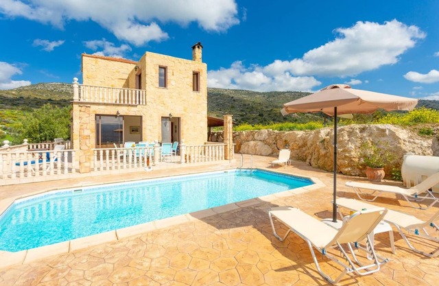 Villa Rallo - Three Bedroom Villa, Sleeps 6
