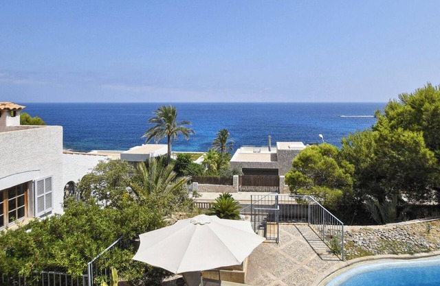 Villa 'Ratjada' with Sea View, Wi-Fi and Air Conditioning